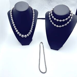 Silver tone round pearl shape ball necklaces (3)